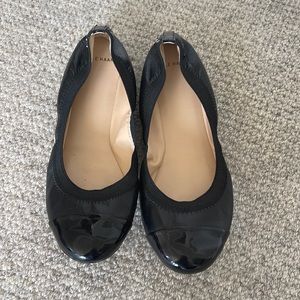 A little too small for me, great condition! black leather, patent leather toe
